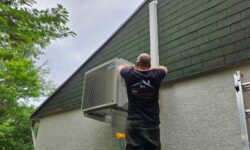 Pose de deux PAC Daikin à Serris
