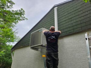 Pose de deux PAC Daikin à Serris