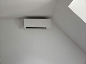 installation de deux pompes à chaleur Daikin à yerres