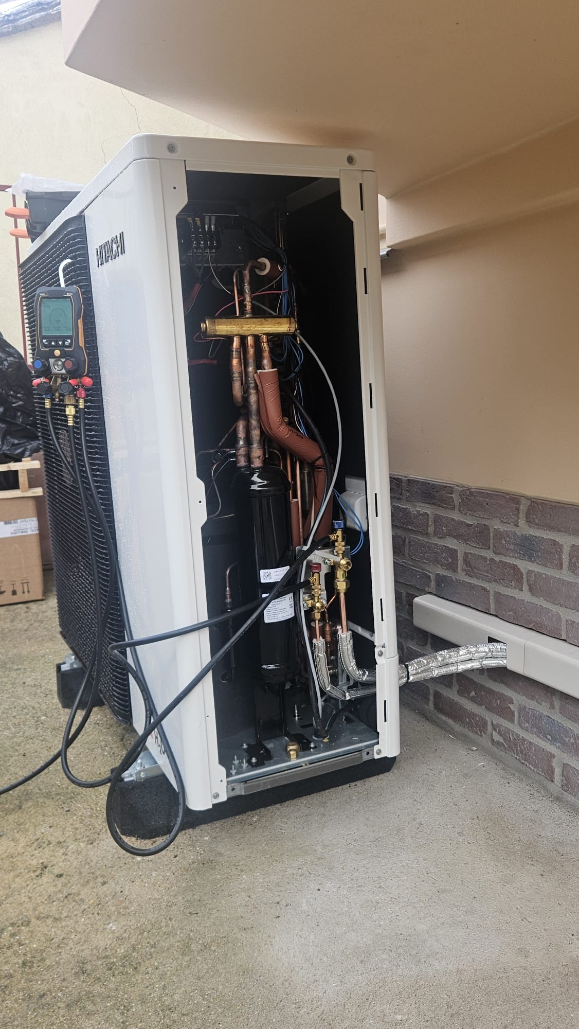 Notre service après-vente PAC dans le Val-de-Marne assure le suivi, l’assistance et les interventions rapides sur les pompes à chaleur HITACHI. Nous garantissons un accompagnement local, réactif et professionnel.