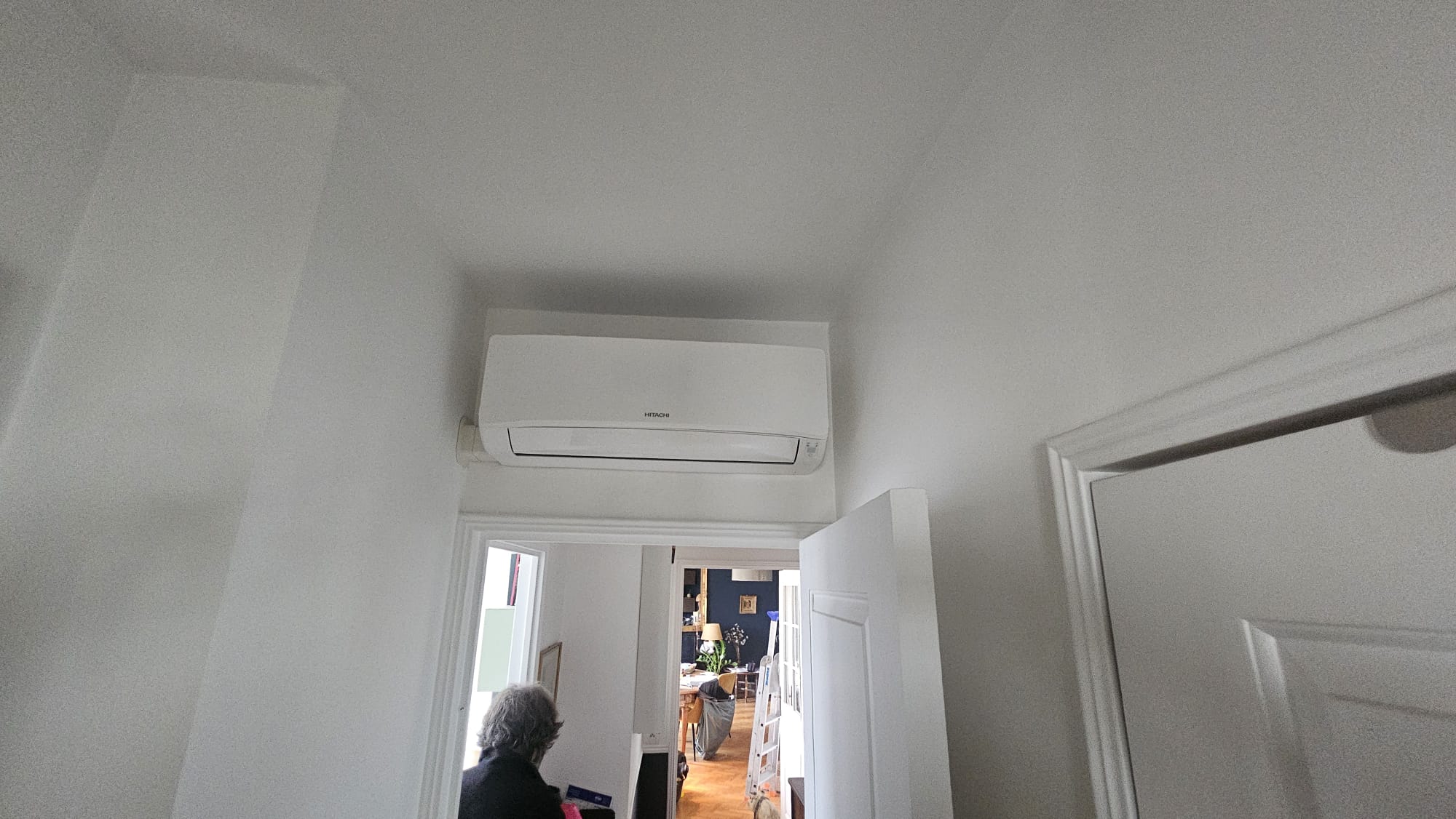 installation de pompe à chaleur HITACHI multisplit performante et économique